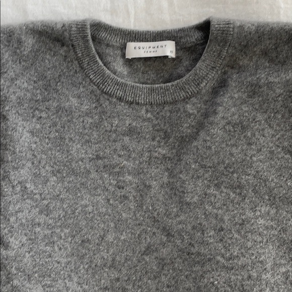 Equipment Cashmere Crewneck Sweater - Picture 7 of 8